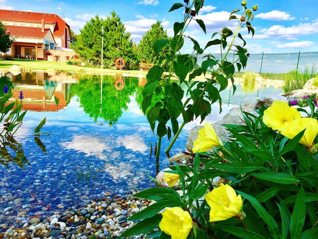 Garni Hotel Celnice Břeclav Екстериор снимка